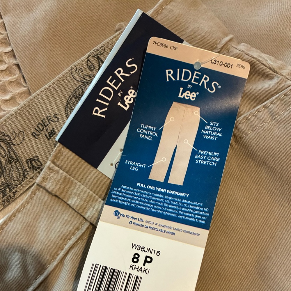 NWT Riders by Lee Woken’s Comfort Waist Khaki Chino Pants, Size 8P - Picture 4 of 5